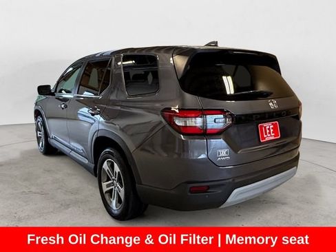 Used 2025 Honda Pilot EX-L image 3