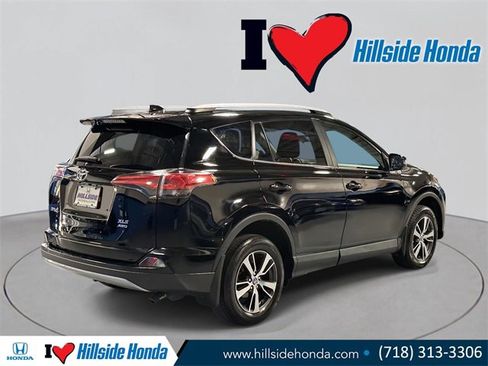 Used 2018 Toyota RAV4 XLE image 5