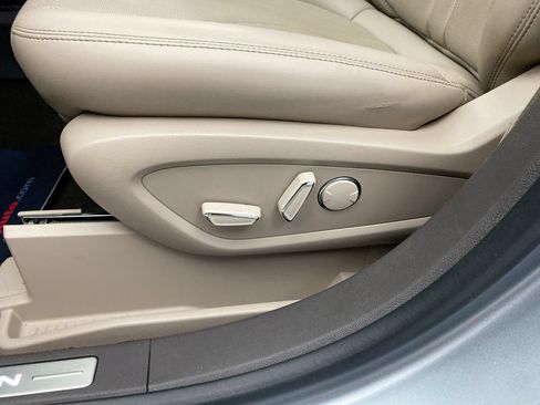 Used 2023 Lincoln Nautilus Reserve AWD/4WD image 13