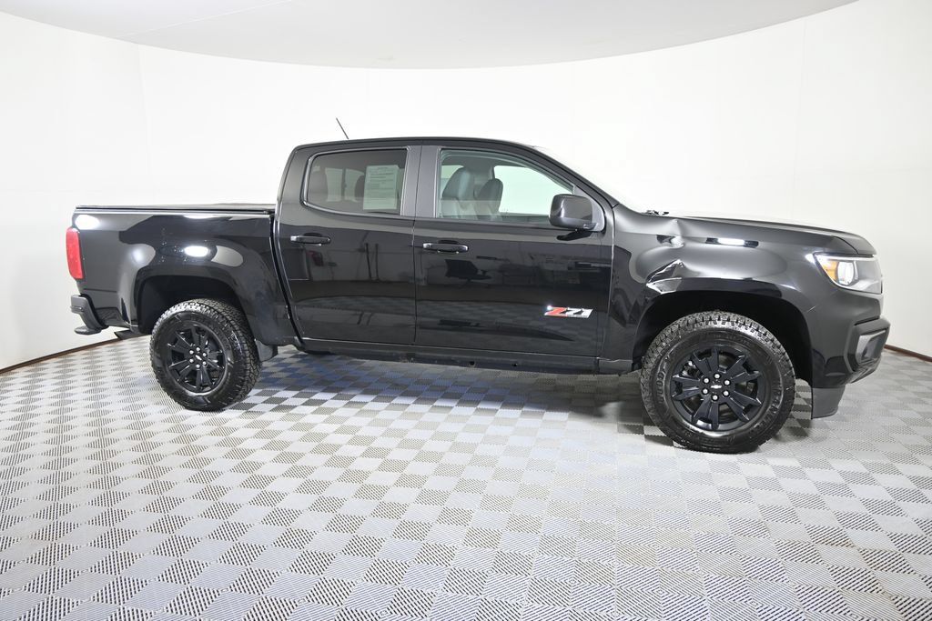 Used 2022 Chevrolet Colorado Z71 w/ Z71 Midnight Edition AWD/4WD image 9