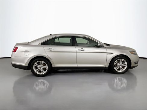 Used 2015 Ford Taurus SEL image 8