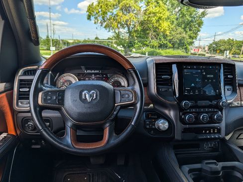 Used 2022 RAM 1500 Limited w/ Body Color Bumper Group AWD/4WD image 31