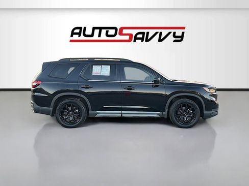 Used 2025 Honda Pilot Touring image 8
