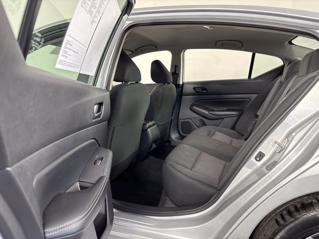 Used 2025 Nissan Altima 2.5 SV FWD image 27
