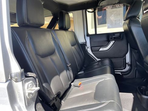 Used 2015 Jeep Wrangler Unlimited Sahara w/ Max Tow Package image 15