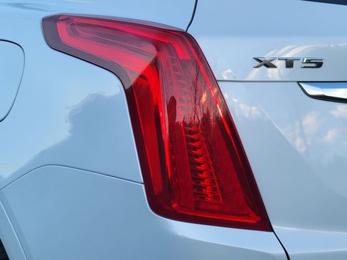 Used 2019 Cadillac XT5 Premium Luxury image 11