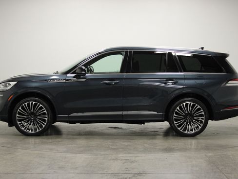 Used 2023 Lincoln Aviator Black Label w/ Class IV Trailer Tow Package image 5