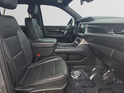 Used 2022 GMC Yukon XL Denali AWD/4WD image 17