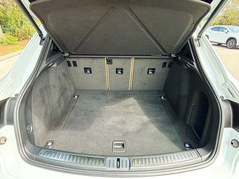 Used 2023 Porsche Macan Turbo image 12