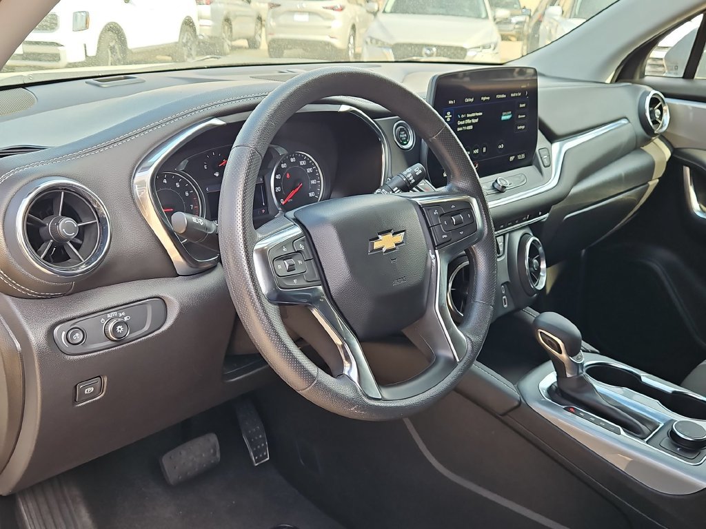 Used 2025 Chevrolet Blazer LT FWD image 15