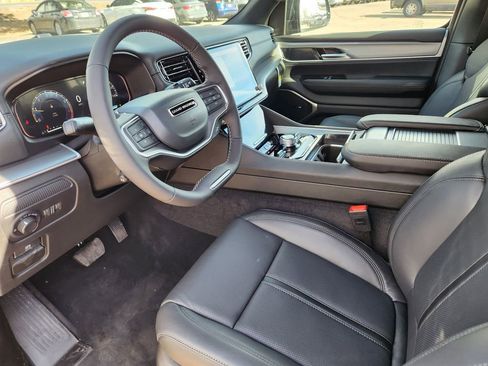 New 2026 Jeep Grand Wagoneer Limited w/ Convenience Group I AWD/4WD image 8