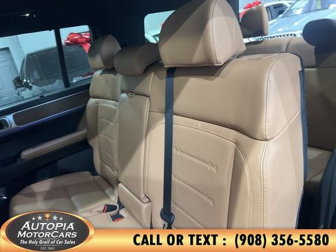 Used 2025 Hyundai Santa Fe Limited AWD/4WD image 27