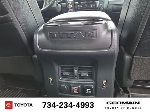 Used 2020 Nissan Titan PRO-4X w/ Pro-4x Convenience Package image 18