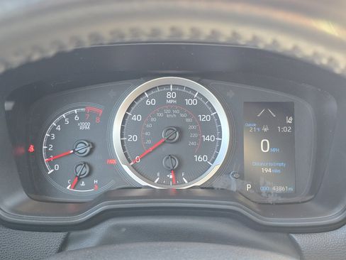 Used 2022 Toyota Corolla Cross LE image 31