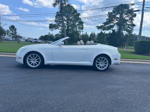 Used 2005 Lexus SC 430 Convertible RWD image 2