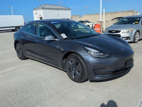 Used 2018 Tesla Model 3 Long Range image 2