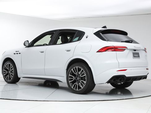 Certified 2023 Maserati Grecale Modena AWD/4WD image 3