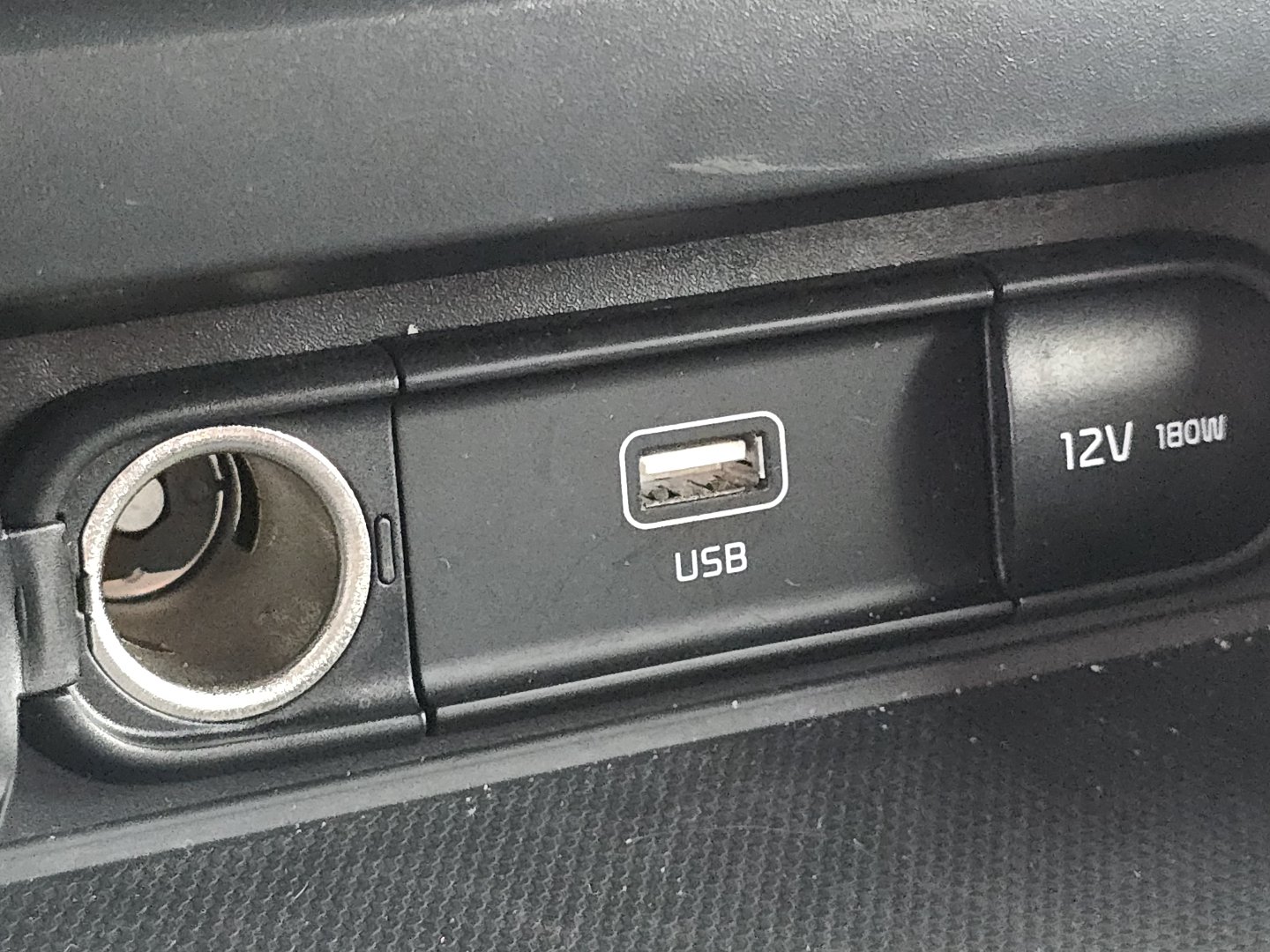 Used 2025 Kia Soul LX w/ LX Technology Package FWD image 4