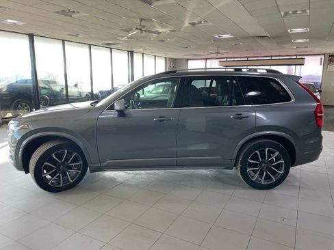 Used 2018 Volvo XC90 T6 Momentum w/ Convenience Package image 4