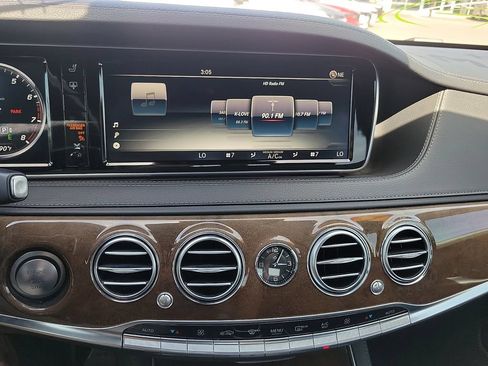 Used 2015 Mercedes-Benz S 550 Sedan image 26