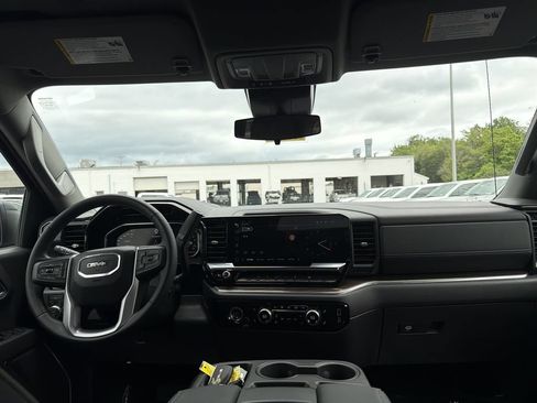 Used 2024 GMC Sierra 1500 Elevation AWD/4WD image 18