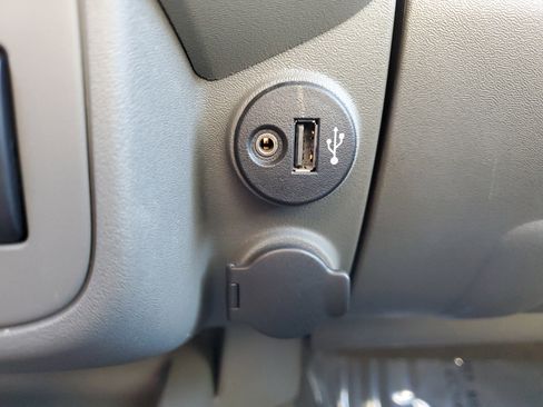 Certified 2020 Nissan Frontier SV w/ Midnight Edition Floor Mats image 30