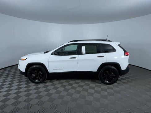 Used 2016 Jeep Cherokee Sport w/ Cold Weather Group image 5