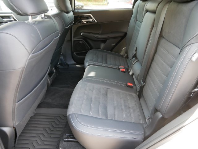 Used 2026 Mitsubishi Outlander SE AWD/4WD image 13