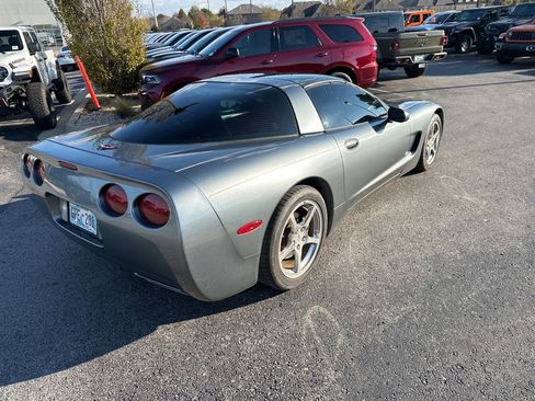 Used 2004 Chevrolet Corvette Coupe image 9