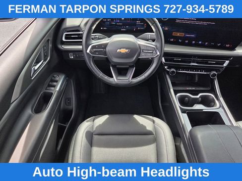 Certified 2025 Chevrolet Traverse LT FWD image 17