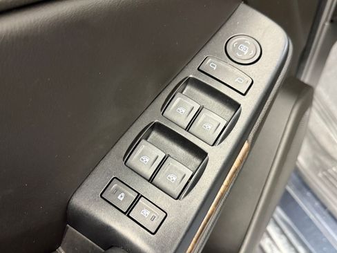 Used 2019 Chevrolet Tahoe LS w/ All-Season Package image 21