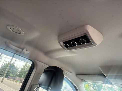 Used 2015 Dodge Journey R/T w/ Flexible Seating Group image 30