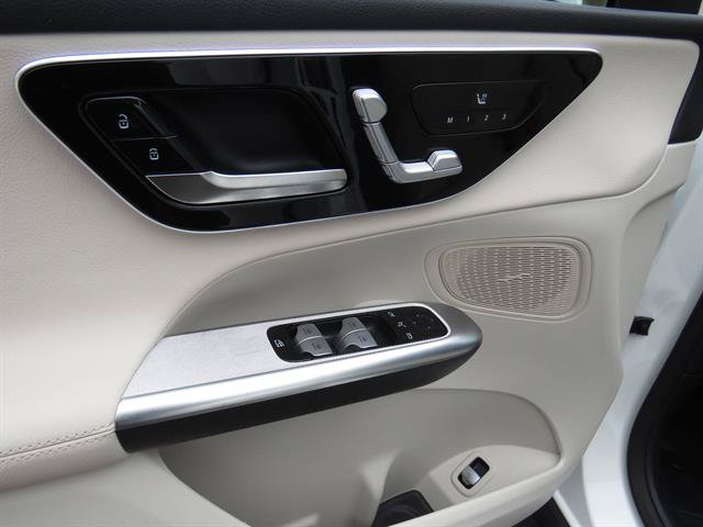 Used 2026 Mercedes-Benz GLC 300 4MATIC image 9