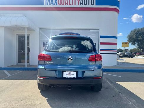 Used 2017 Volkswagen Tiguan Limited w/ Premium Package image 20