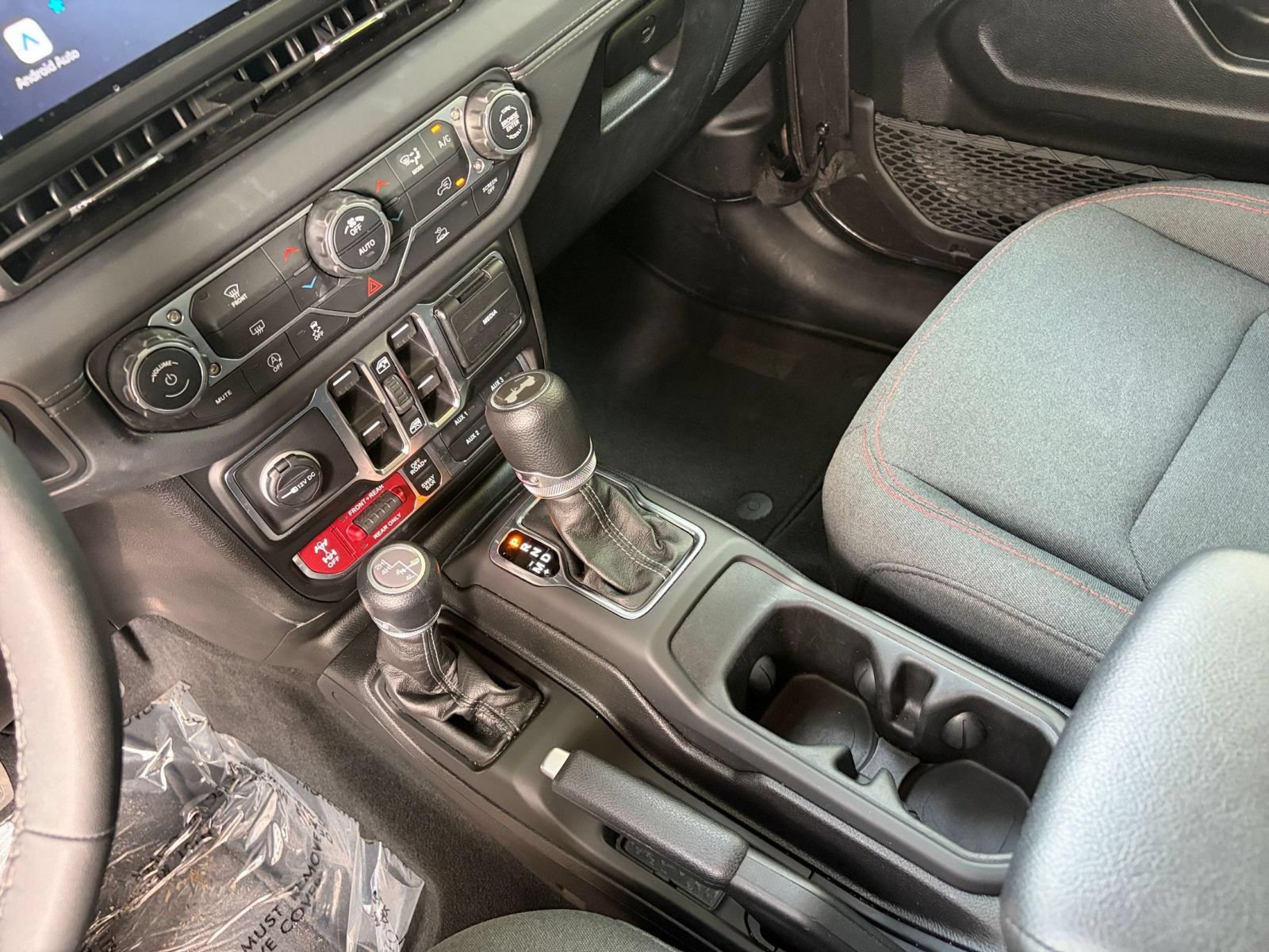Used 2026 Jeep Wrangler Unlimited Rubicon AWD/4WD image 39