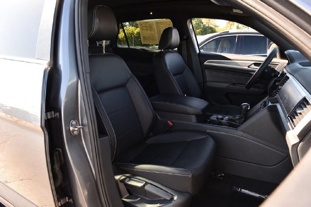 Certified 2023 Volkswagen Atlas Cross Sport SE w/ Panoramic Sunroof Package AWD/4WD image 20