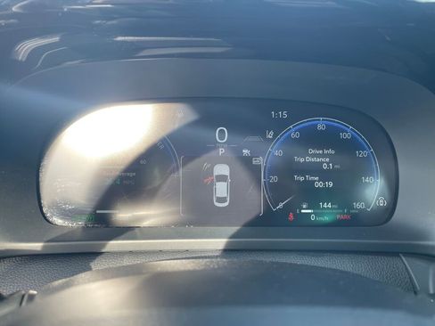 Used 2023 Toyota Crown XLE image 17