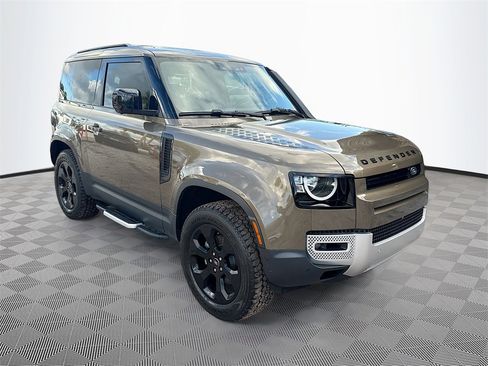 Used 2022 Land Rover Defender 90 image 4