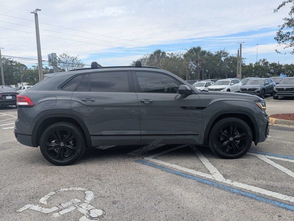 Certified 2023 Volkswagen Atlas Cross Sport SEL R-Line AWD/4WD image 7