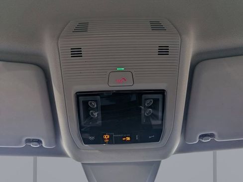 Used 2024 Volkswagen Atlas SE image 26