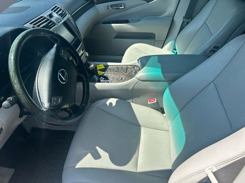 Used 2011 Lexus LS 460 w/ Comfort Pkg RWD image 15