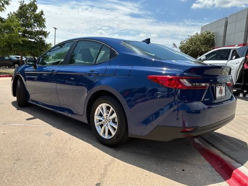Used 2025 Toyota Camry LE FWD image 8
