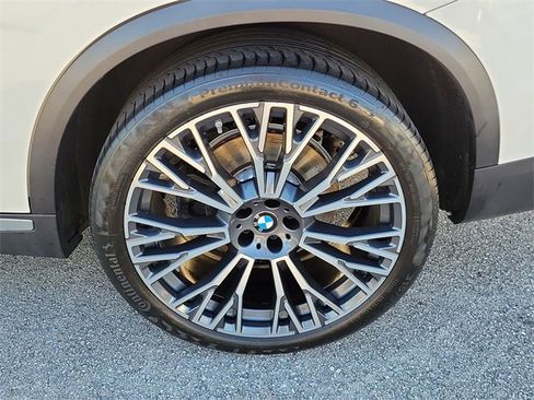 Used 2024 BMW X5 xDrive40i w/ Parking Assistance Package image 9