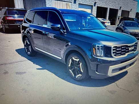 Used 2025 Kia Telluride S AWD/4WD image 5