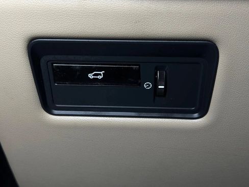 Used 2014 Land Rover Range Rover Sport HSE AWD/4WD image 29