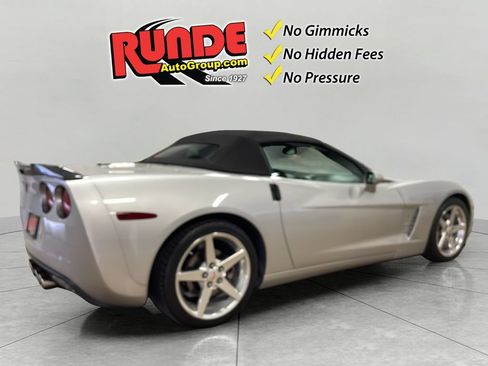 Used 2005 Chevrolet Corvette Convertible w/ Preferred Equipment Group RWD image 6