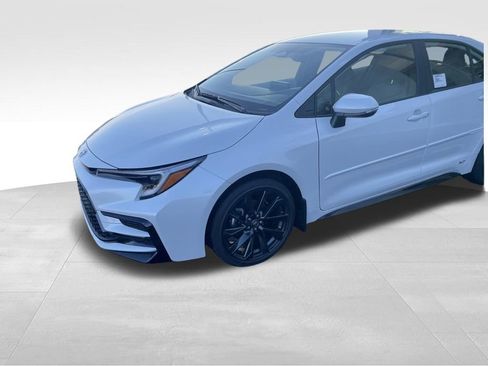 New 2026 Toyota Corolla SE image 2