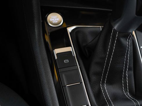 Used 2022 Volkswagen Taos SEL image 24