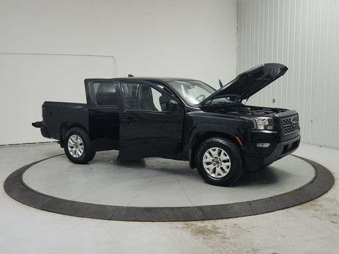 Used 2024 Nissan Frontier SV w/ SV Convenience Package RWD image 10