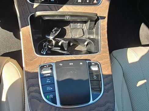 Used 2022 Mercedes-Benz E 350 4MATIC Sedan w/ AMG Line Exterior image 19
